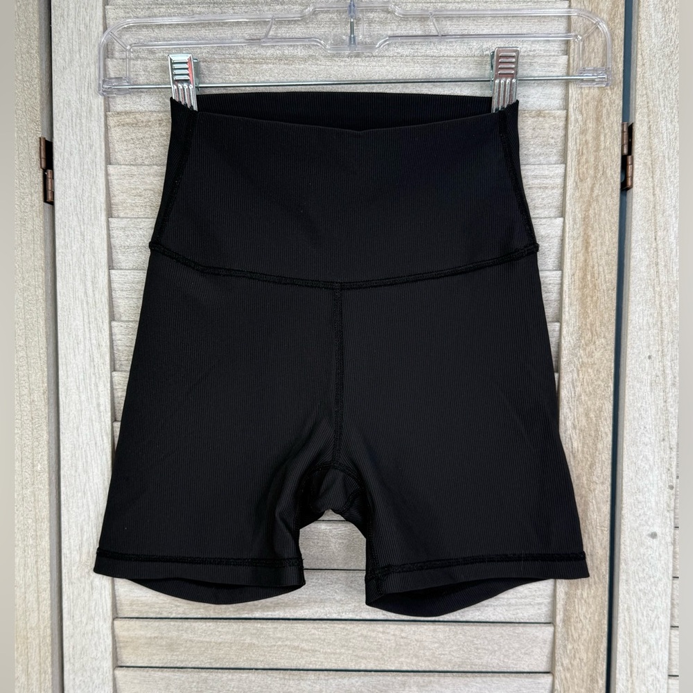 WILO Black High Waisted Bike/Work Out Shorts-XS